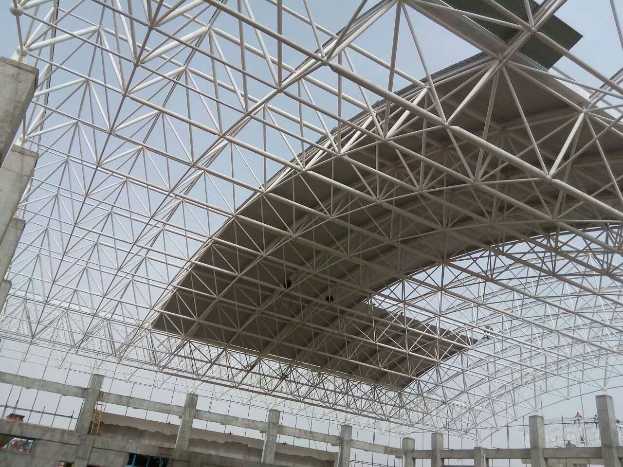 仪征青岛一汽网架